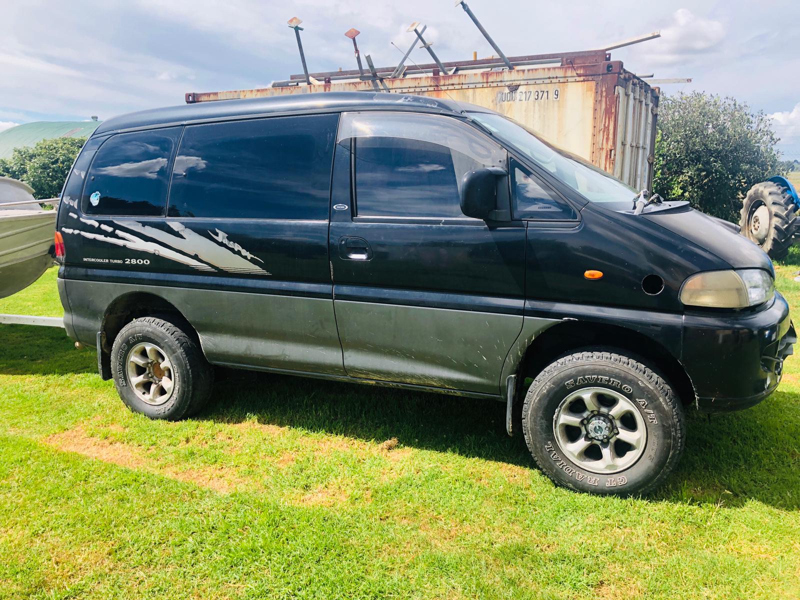 Mitsubishi delica van